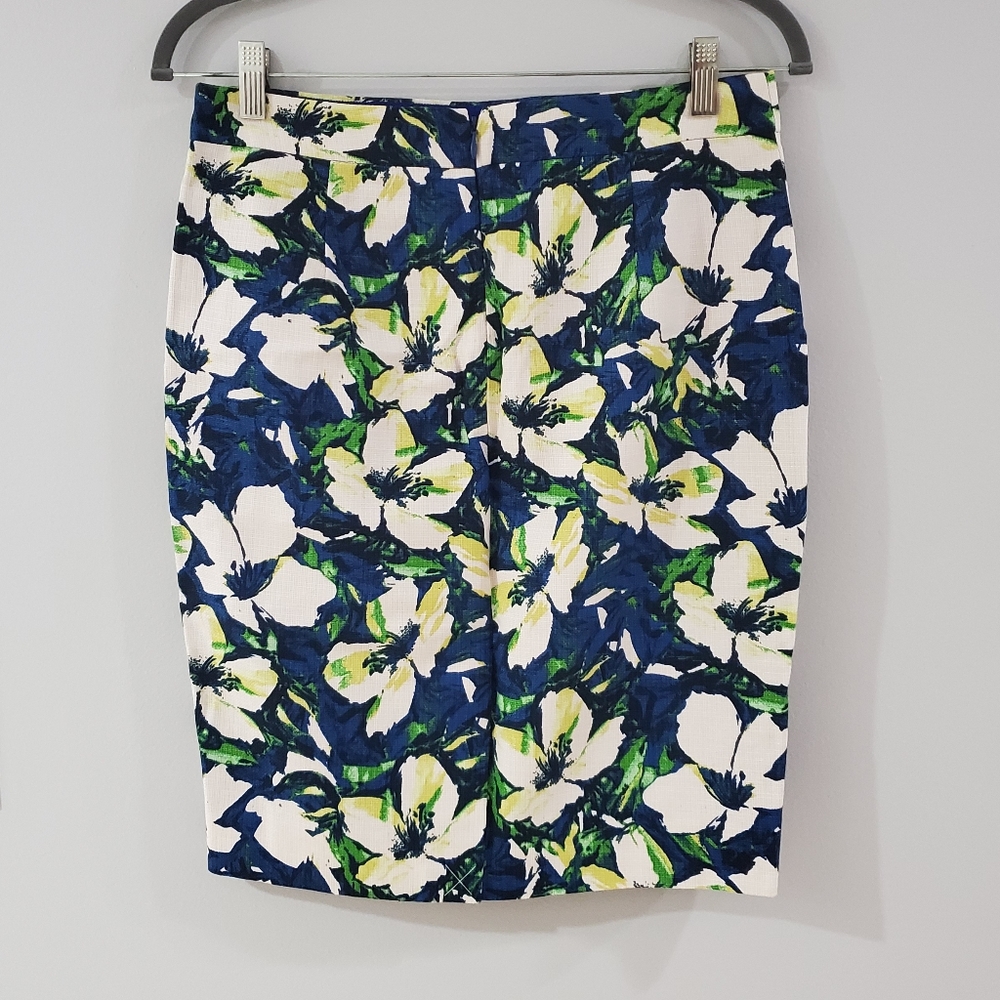 J.CREW FACTORY Basketweave Cotton Pencil Skirt in Floral Botanical Print - Picture 3 of 4